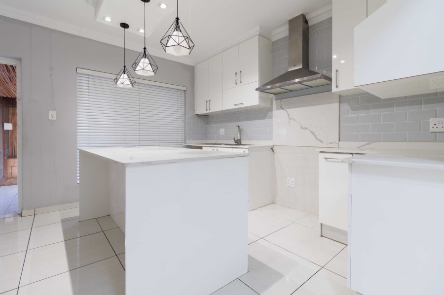 To Let 2 Bedroom Property for Rent in Plattekloof 2 Western Cape